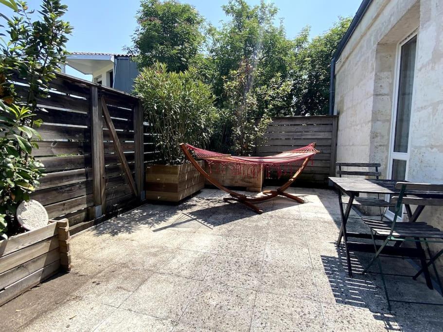 Charme Et Calme Au Coeur De Bordeaux Lägenhet Exteriör bild
